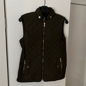 NWT Francesca’s Fitted Quilted Olive Vest